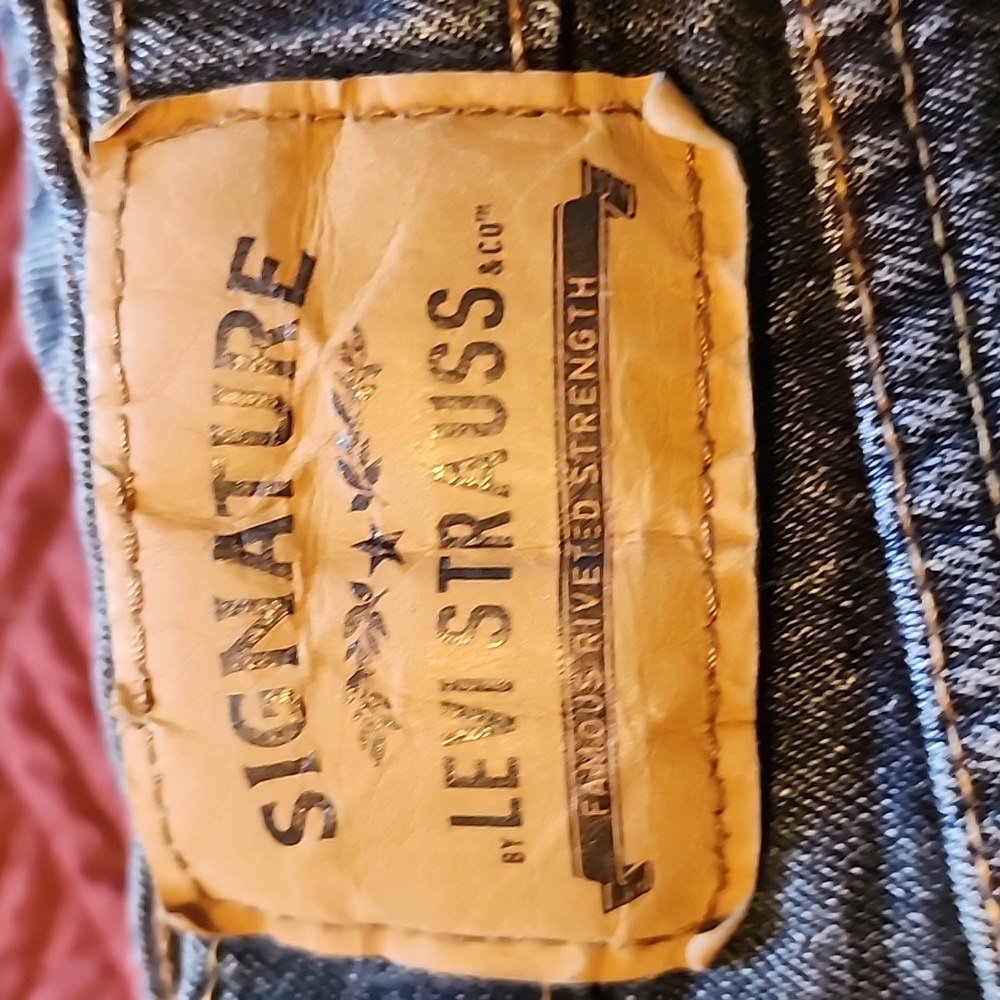 Levi Relaxed Fit Jeans